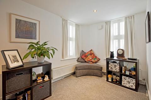 2 bedroom flat for sale, High Street, Knaresborough