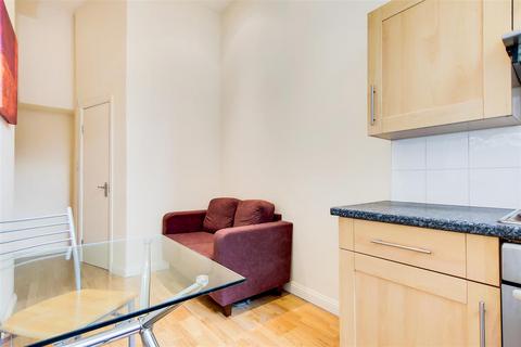 1 bedroom detached house to rent, Palace Court, London W2