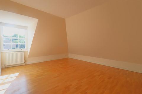 2 bedroom flat to rent, 6 The Avenue, Newmarket CB8