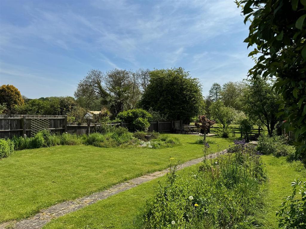 Garden side view.jpg