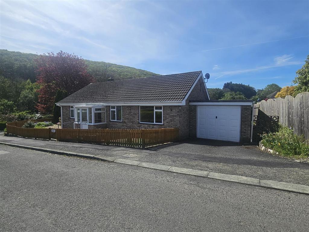 Millfield Close, Knighton 3 bed detached bungalow for sale £260,000