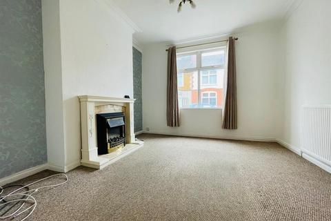 3 bedroom terraced house to rent, Hobson Road, Leicester