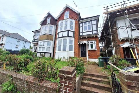 2 bedroom flat to rent, Amherst Road, Bexhill on Sea