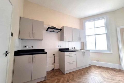 2 bedroom flat to rent, Amherst Road, Bexhill on Sea