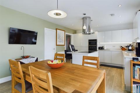 3 Dilton Close, Trowbridge, BA14 0FS