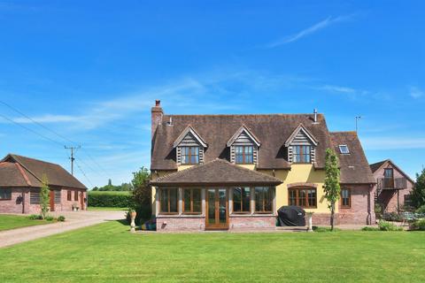 4 bedroom detached house for sale, Ox Pastures, Marden - with land