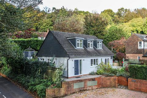 3 bedroom detached house for sale, Hosey Common Road, Westerham TN16