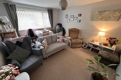 2 bedroom maisonette to rent, Turves Green, Birmingham B31