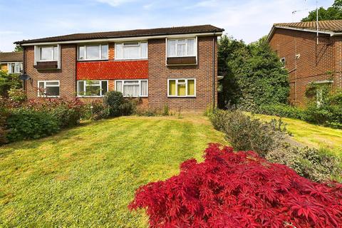 12 Abbey Close, Pinner, HA5 2AW