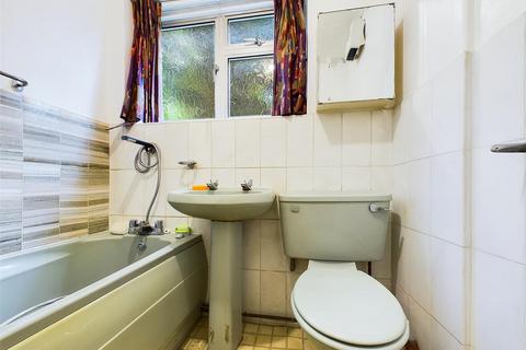 12 Abbey Close, Pinner, HA5 2AW
