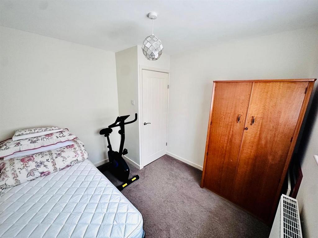 Bed 3.jpg