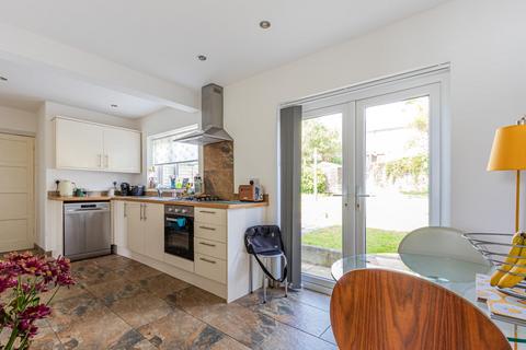 1 Bardsey Crescent, Llanishen, Cardiff, CF14 5JZ
