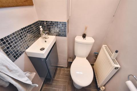 3 bedroom end of terrace house to rent, Seaton Crescent, Corby NN18