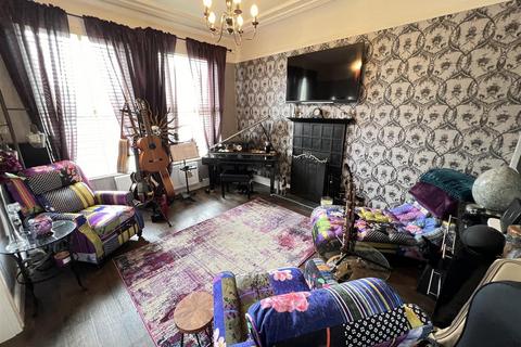 11 Elm Road, Bebington, Wirral, CH63 8PF