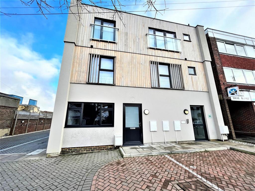 Cooden Sea Road, BexhillOnSea TN39 1 bed flat for sale £165,000