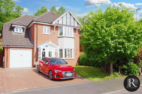 16 Pinetrees, Rugeley, WS15 1EQ