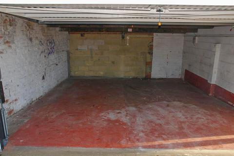 Garage to rent, Durham Road, Gateshead NE8