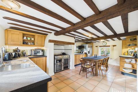 undefined, Hill Road, Basingstoke RG23