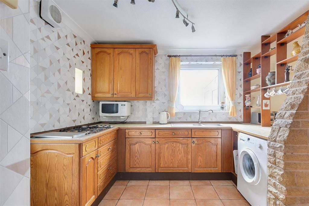 Kitchen 1.jpeg