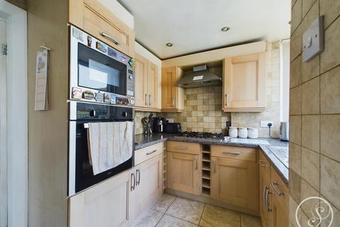 3 bedroom semi-detached house for sale, Detroit Avenue, Leeds