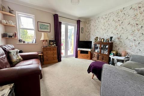 2 bedroom end of terrace house for sale, Mandrell Close, Dunstable