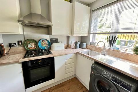 2 bedroom end of terrace house for sale, Mandrell Close, Dunstable