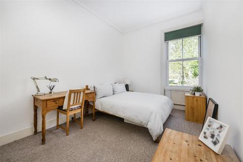 3 bedroom flat for sale, Aberdare Gardens, South Hampstead, London NW6