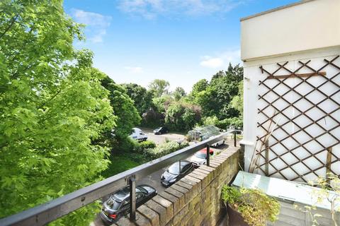 3 bedroom apartment for sale, Augustus Close, Brentford