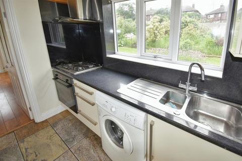 3 bedroom end of terrace house for sale, Dalton Clowes, Huddersfield HD5