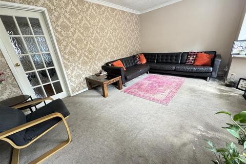 3 bedroom semi-detached house for sale, Denbigh Drive, West Bromwich