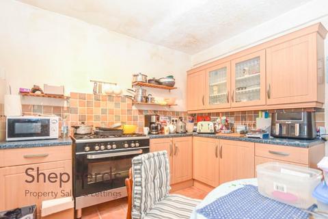 2 bedroom terraced house for sale, Whitley Road, Hoddesdon EN11