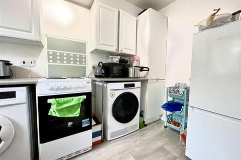 1 bedroom flat to rent, Berdan Court, George Lovell Drive, Enfield