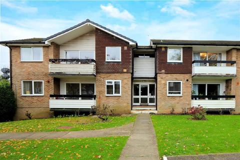 1 bedroom flat for sale, Cedar Court, Station Road, Epping