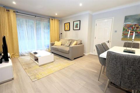 1 bedroom flat for sale, Cedar Court, Station Road, Epping