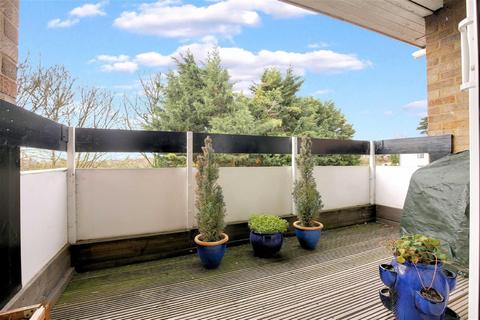 1 bedroom flat for sale, Cedar Court, Station Road, Epping