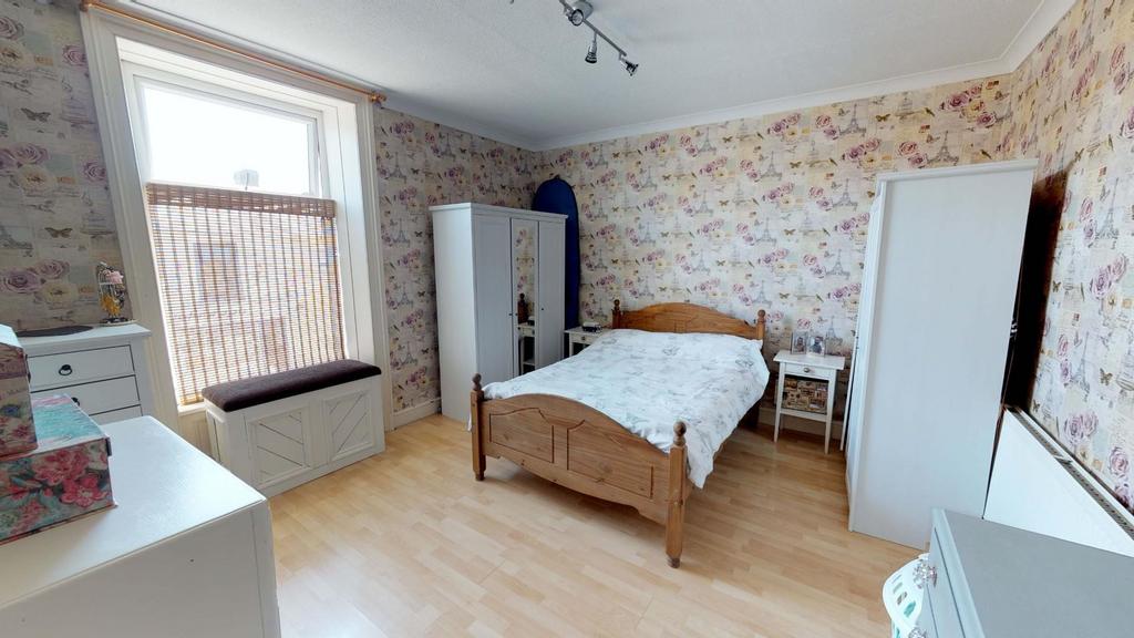 Bed 1.jpg