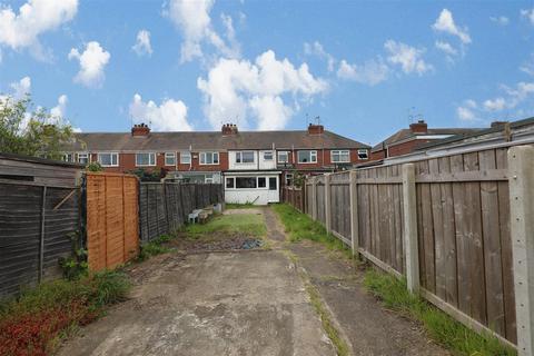 2 bedroom terraced house for sale, Welwyn Park Avenue, Hull