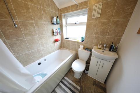 2 bedroom terraced house for sale, Welwyn Park Avenue, Hull