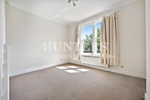 2 bedroom house to rent, Crediton Hill, London