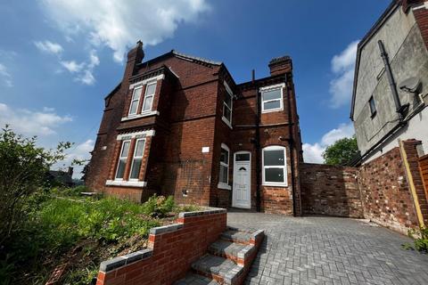 3 bedroom end of terrace house to rent, Metchley Lane, Birmingham