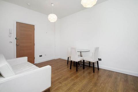 1 bedroom flat to rent, Buckland Crescent, London, NW3 5DX