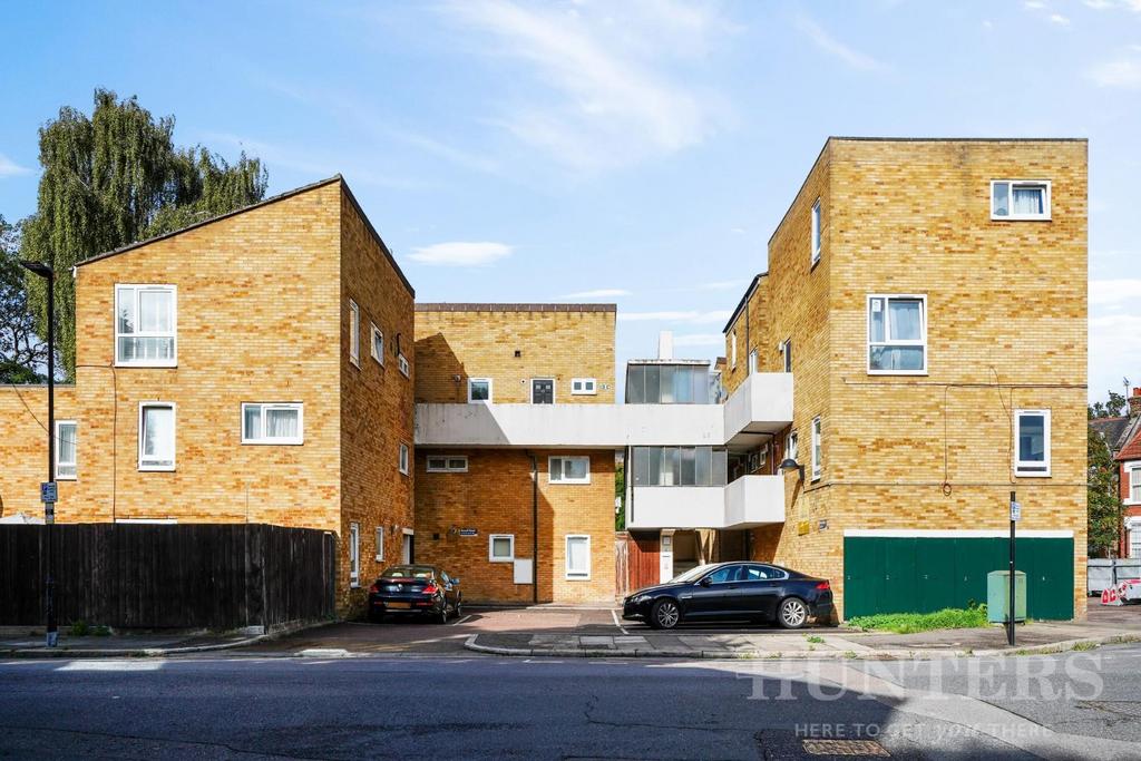 8 Russell Road N15 5 LS-12.jpg