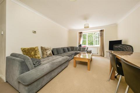 2 bedroom flat for sale, Malting Way, Isleworth