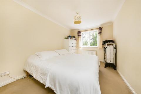 2 bedroom flat for sale, Malting Way, Isleworth