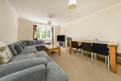 2 bedroom flat for sale, Malting Way, Isleworth