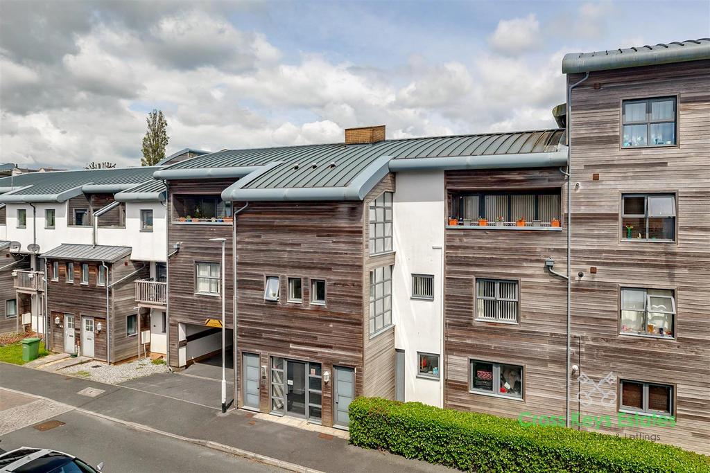 Communal Areas, Parking &amp; Garage