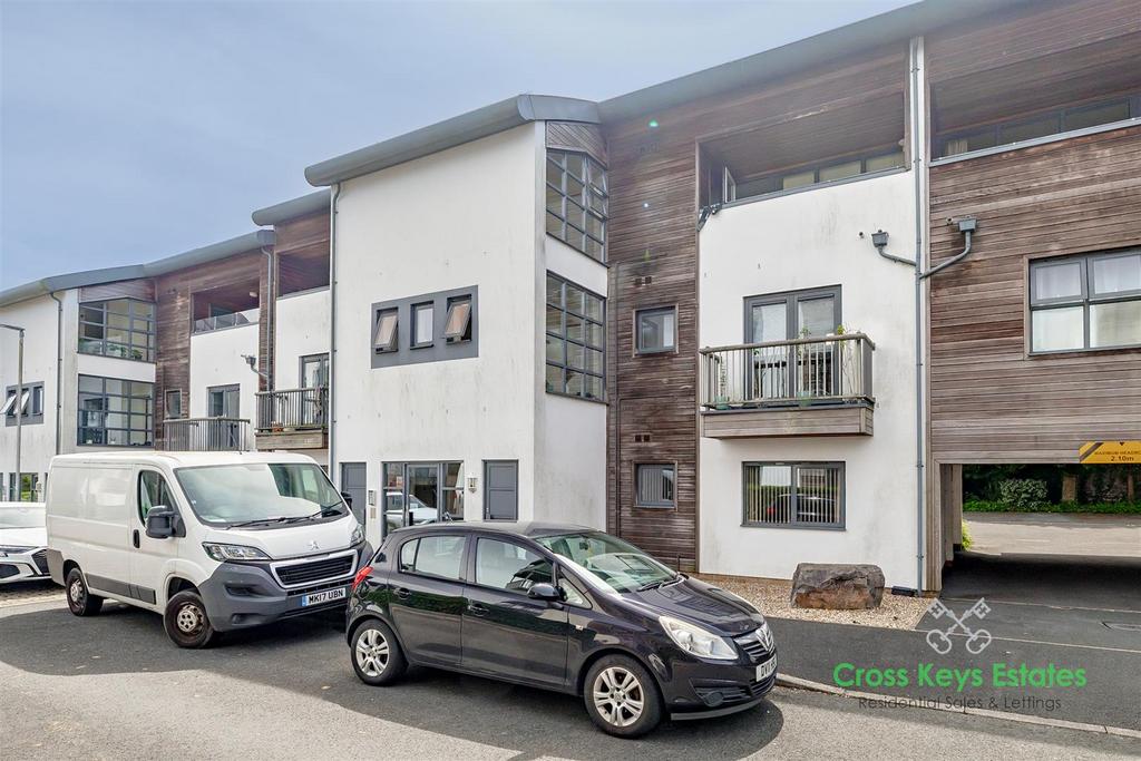 Communal Areas, Parking &amp; Garage