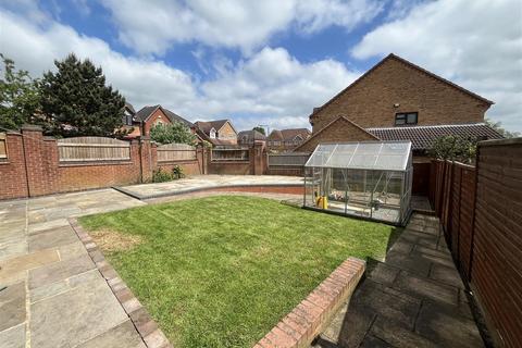 4 bedroom detached house for sale, Hilton Close, Swadlincote DE11