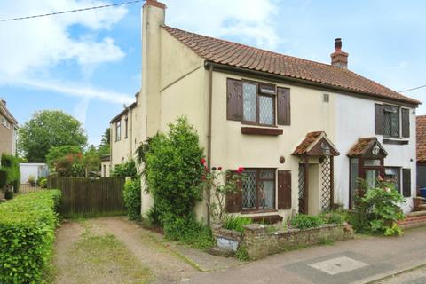 3 bedroom semi-detached house for sale, Cemetery Road, Lakenheath IP27