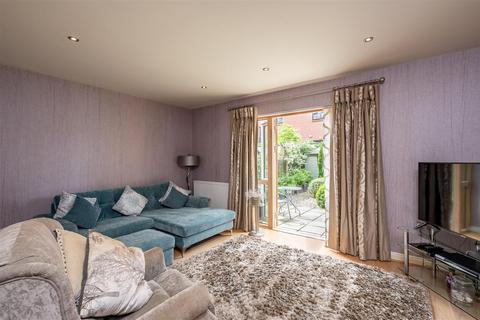 4 bedroom townhouse for sale, Orchard Court, York City Centre, YO31 7NF